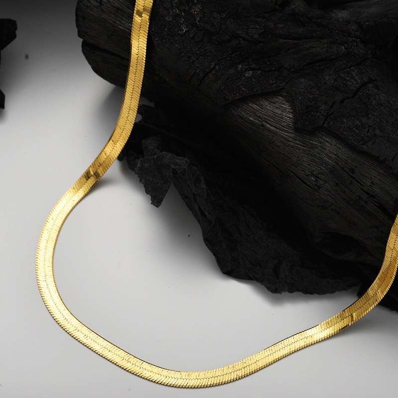 Blade necklace